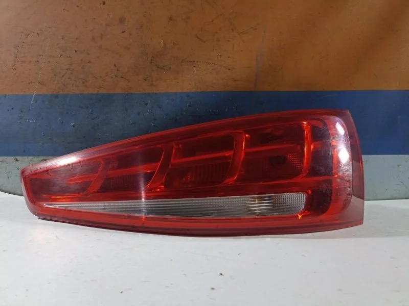 Фонарь Audi Q3 8U0945094 8UB, задний правый