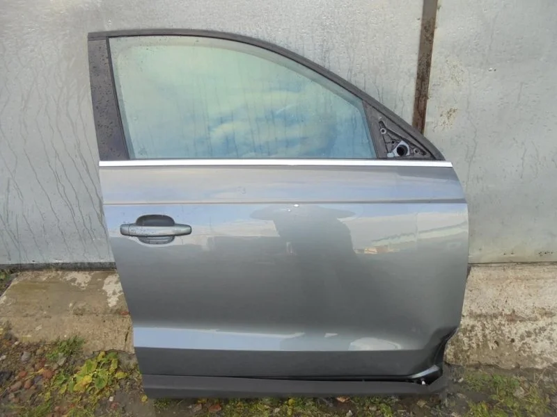 Дверь Audi Q3 8U0831052C 8UB, передняя правая