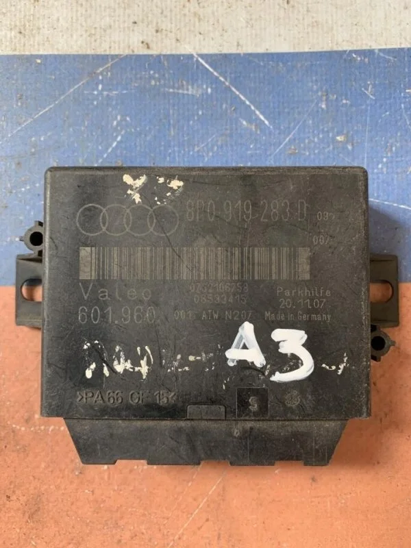 Блок парктроников Audi A3 2004-2013 8P0919283D 8PA