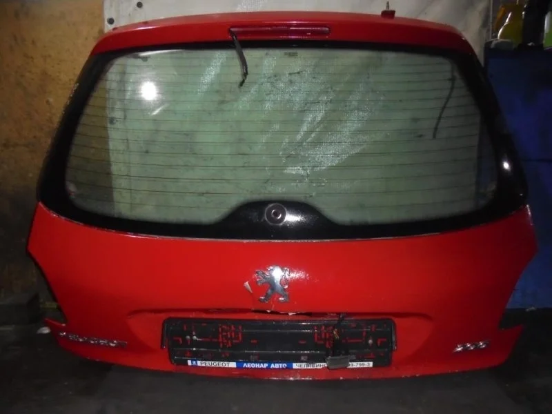 Дверь багажника со стеклом Peugeot 206 1998-2012 8701R5, задняя