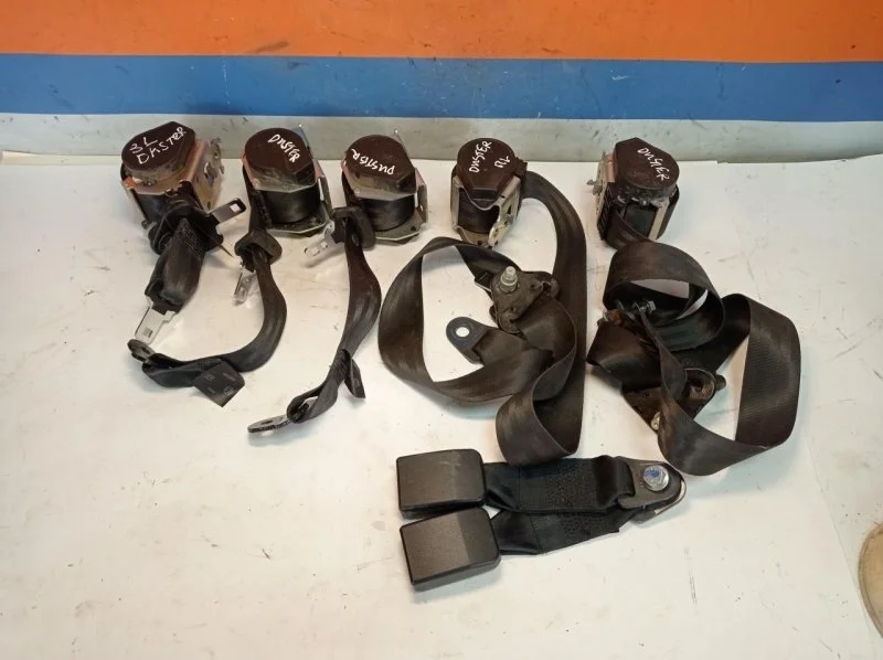 Ремень безопасности Renault Duster 1 2010-2021 868851533R