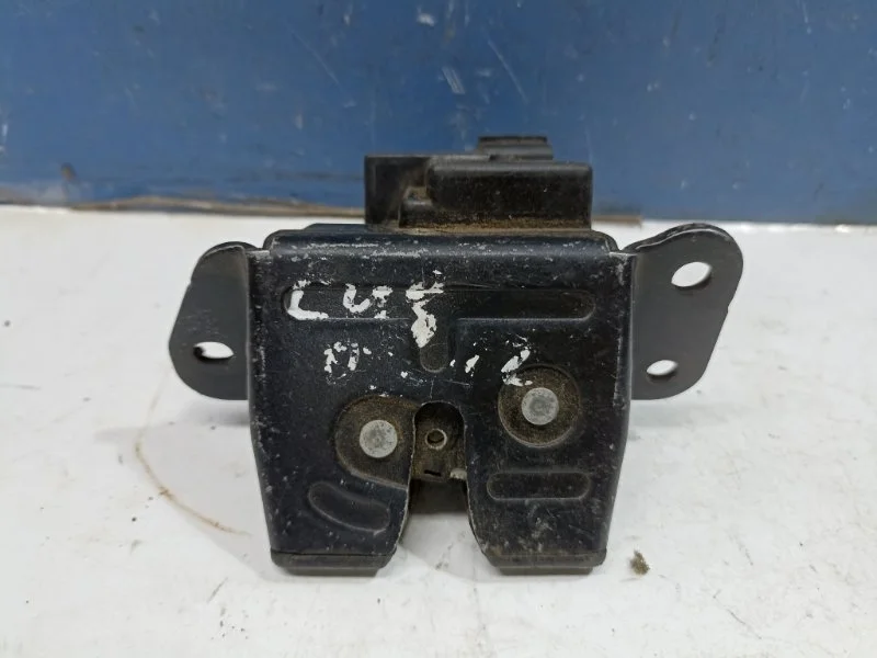 Замок багажника Kia Ceed 1 2006-2012 812301H000 ED