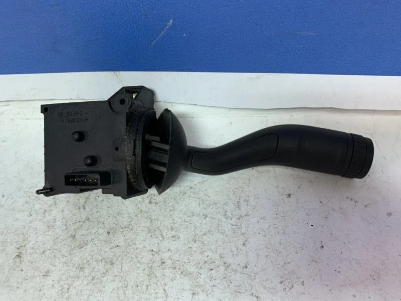 Переключатель подрулевой Volkswagen Touareg 1 2002 - 2010 7L6953503 7L
