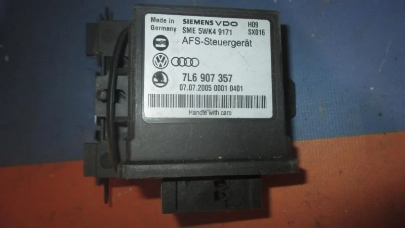 Блок адаптивного освещения и корректора фар Volkswagen Touareg 1 2002 - 2010 7L6907357 7L