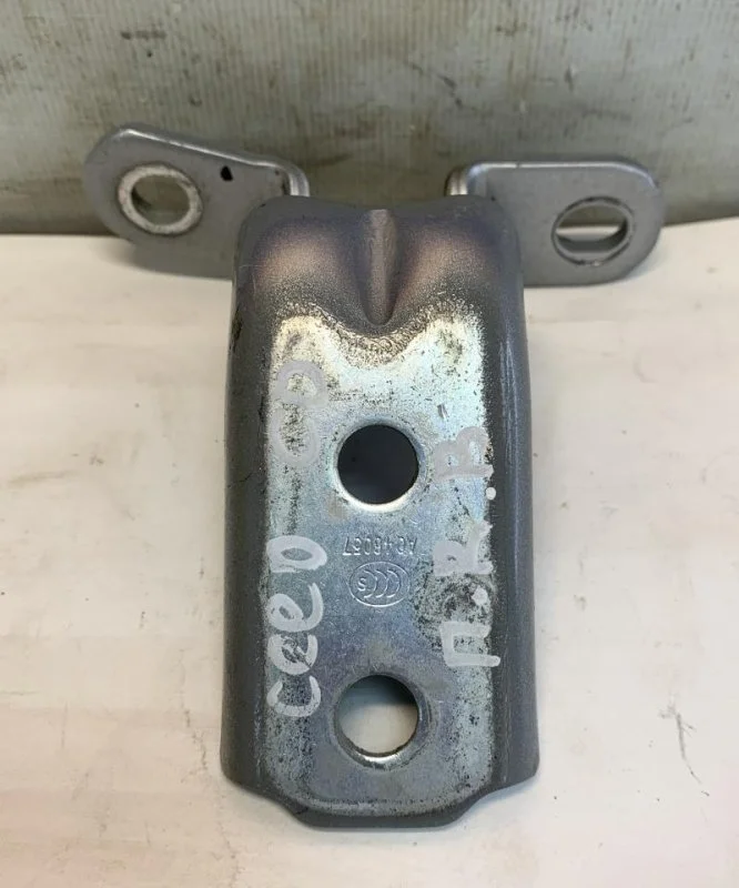 Петля двери Kia Ceed 3 с 2018- 793202V000 CD, передняя правая