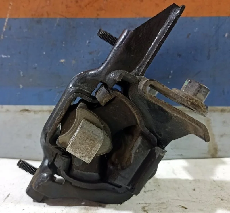 Подушка ДВС Skoda Rapid 6Q0199555AT, передняя левая