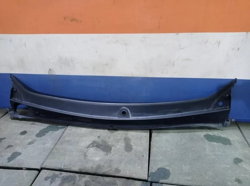 Жабо Renault Sandero 2 с 2014- 668115673R