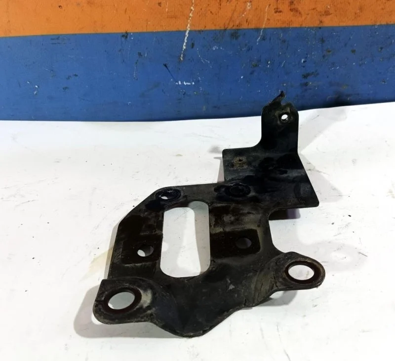 Кронштейн замка капота Infiniti Ex 2008-2017 625E41BA0A J50 2.5 VQ25HR, правый