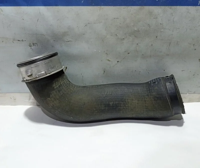 Патрубок интеркулера Volkswagen Tiguan 2007 - 2017 5N0145834J