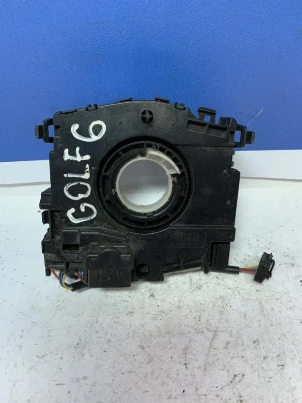 Шлейф подрулевой Volkswagen Golf 6 2009-2013 5K0953549