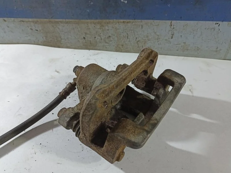 Суппорт тормозной Hyundai I30 2007-2012 582101H300 FD, задний левый