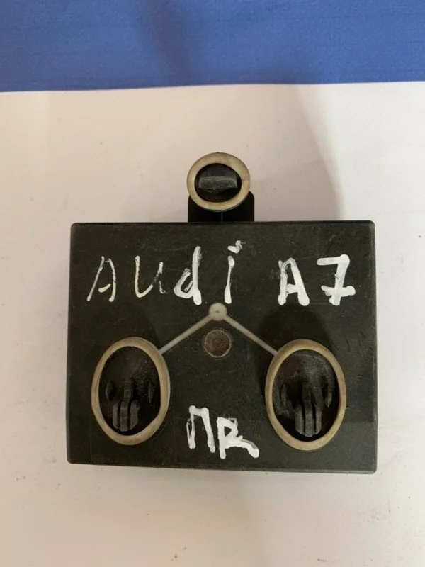 Блок управления дверью Audi A7 2010 - 2018 4G8959792D, передний