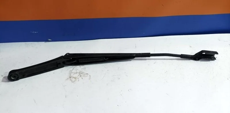 Поводок дворника Volkswagen Passat Cc 2008 - 2017 3C8955409