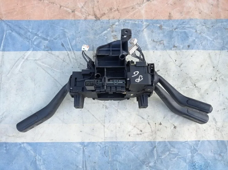 Переключатель подрулевой Volkswagen Passat B6 2005 - 2010 3C5953513B