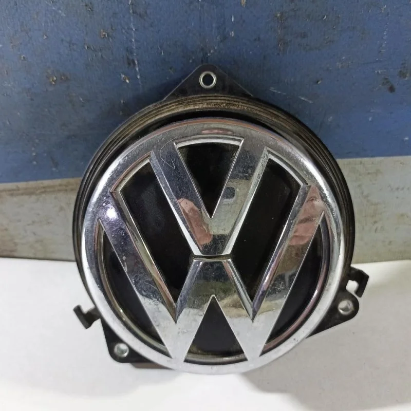 Кнопка открывания багажника наружная Volkswagen Passat B7 2011 - 2015 3C5827469J