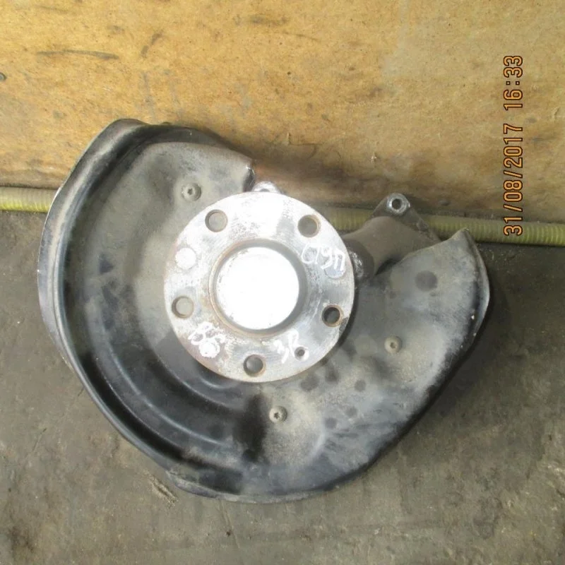 Кулак Volkswagen Passat B6 2005 - 2010 3C0505434K, задний правый