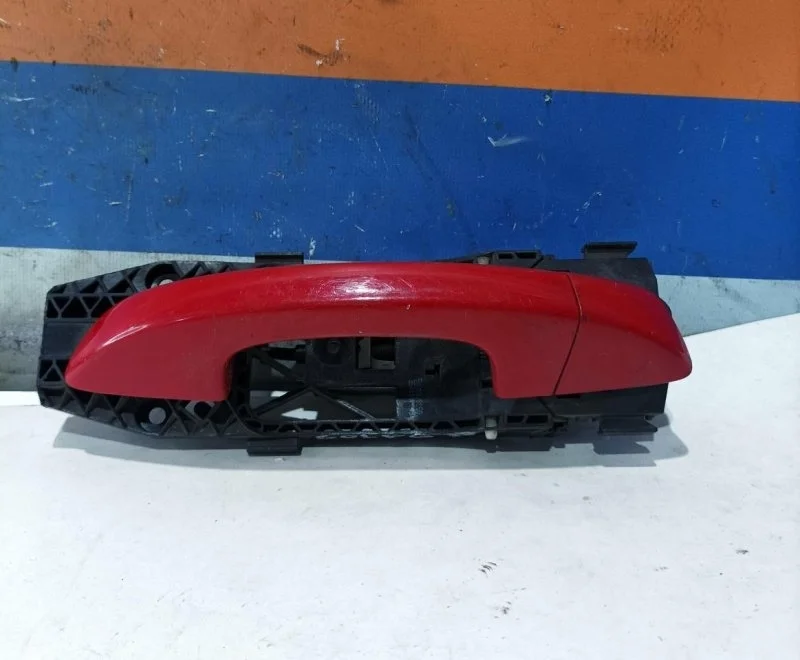 Ручка наружная Volkswagen Golf 6 2009-2013 1K8837206EGRU, задняя правая