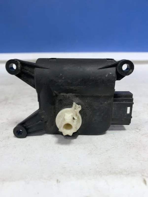 Моторчик заслонки печки Audi A3 2004-2013 1K0907511 8PA
