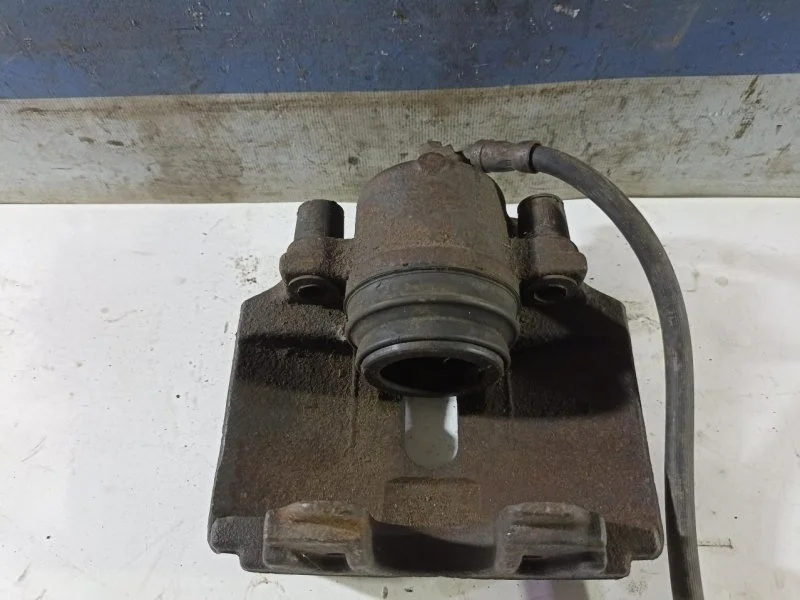 Суппорт тормозной Audi A3 2004-2013 1K0615124E 8PA, передний правый