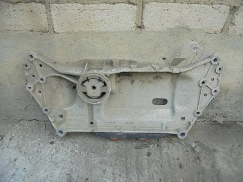 Подрамник Audi A3 2004-2013 1K0199313AL 8PA, передний