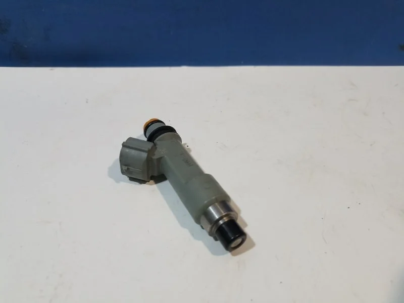 Форсунка топливная Suzuki Sx4 2006-2013 1571079J00 1.6 M16A