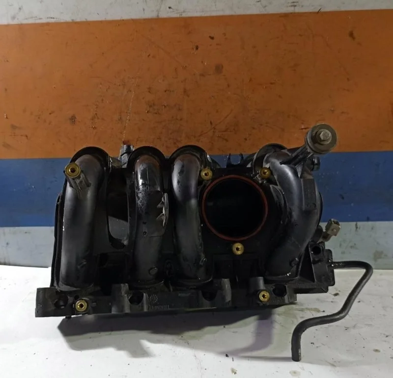 Коллектор впускной Renault Sandero 2 с 2014- 140035357R