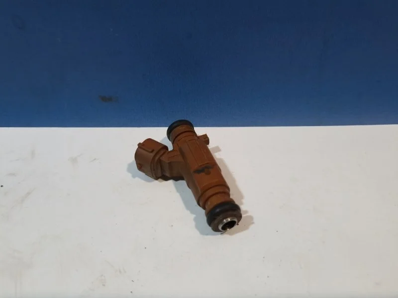 Форсунка топливная Volkswagen Touareg 1 2002 - 2010 07C906031C 7L