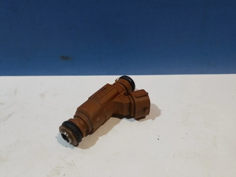 Форсунка топливная Volkswagen Touareg 1 2002 - 2010 07C906031C 7L