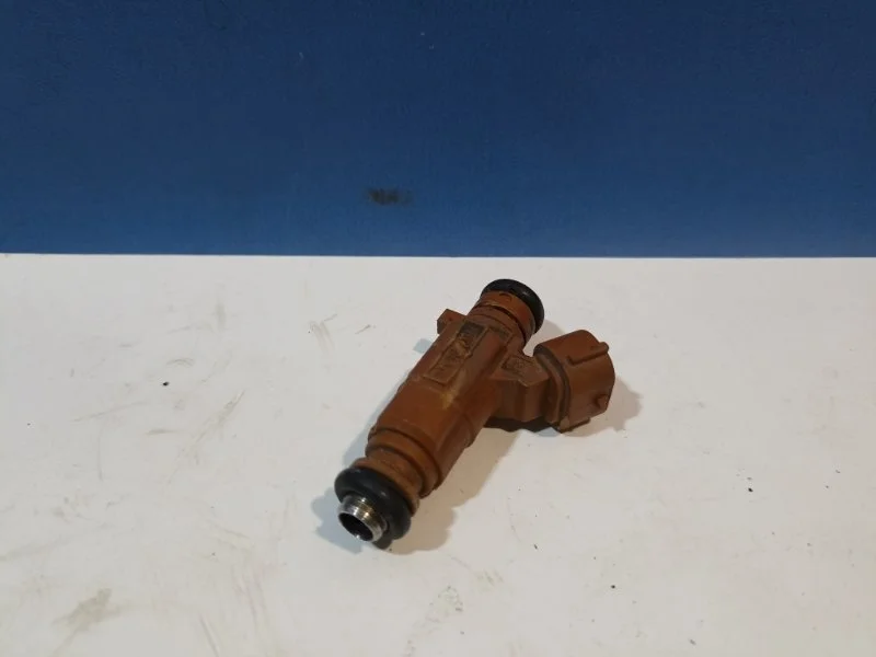 Форсунка топливная Volkswagen Touareg 1 2002 - 2010 07C906031C 7L