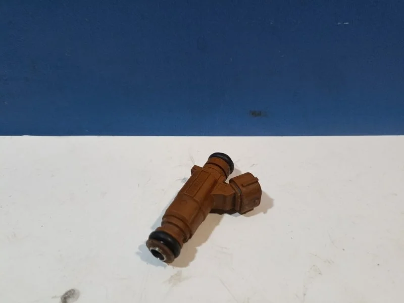 Форсунка топливная Volkswagen Touareg 1 2002 - 2010 07C906031C 7L