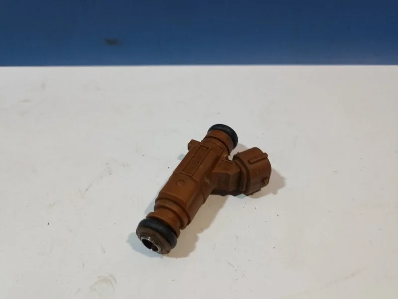 Форсунка топливная Volkswagen Touareg 1 2002 - 2010 07C906031C 7L