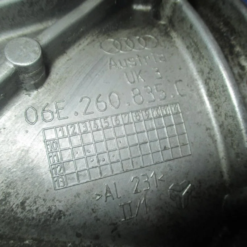 Кронштейн компрессора кондиционера Audi Q5 2008-2017 06E260835C 8R