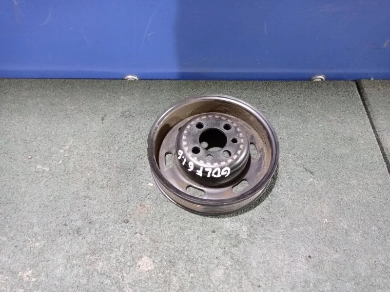 Шкив коленвала Volkswagen Golf 6 2009-2013 06A105255F