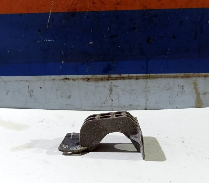 Крепление дроссельной заслонки Volkswagen Polo Sedan 2011-2020 04E133231A