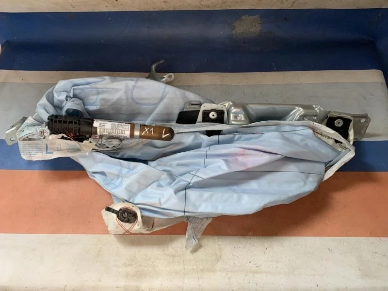 Шторка безопасности Bmw X1 (E84) 72122991177, передняя левая