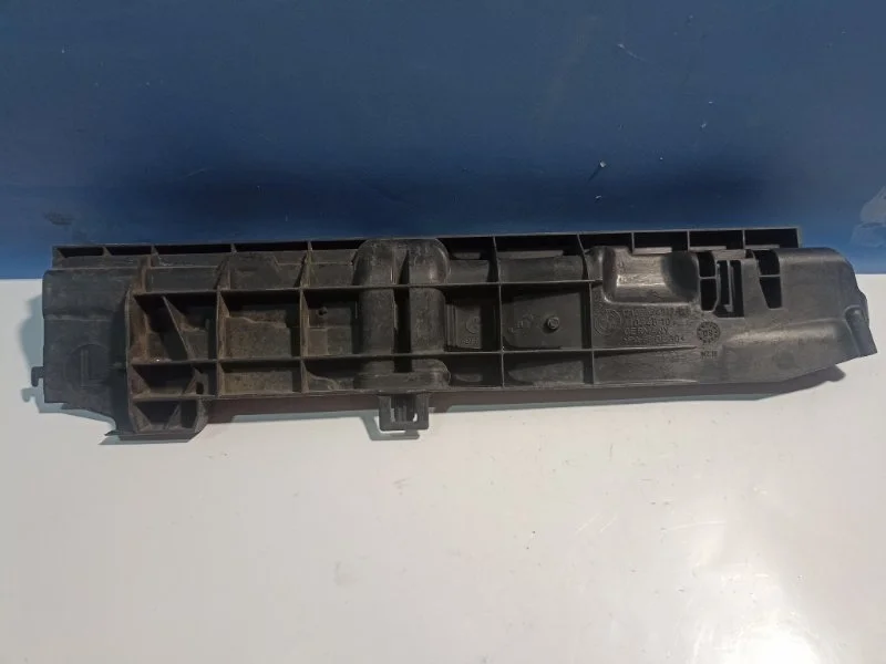 Кронштейн радиатора Bmw X1 (E84) 17107524914, правый