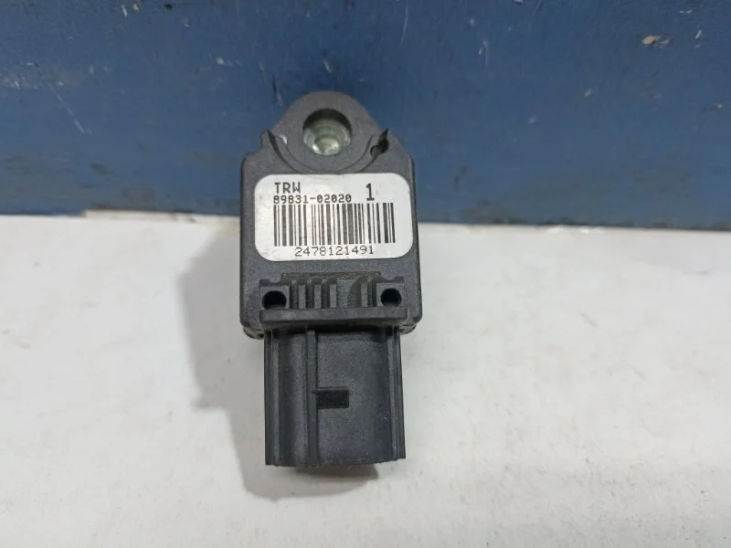 Датчик Airbag Toyota Avensis 2 2003-2008 8983102020 T250, передний левый