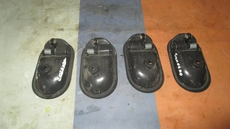 Ручка внутренняя Renault Sandero 1 2009-2014 8200733848, левая