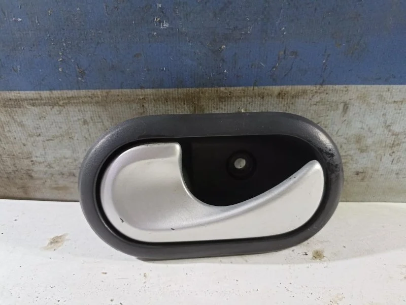 Ручка внутренняя Лада Ларгус 8200733848 R90, левая