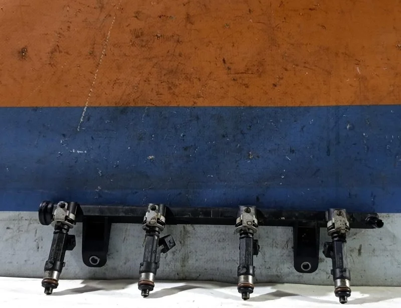 Рампа топливная Renault Sandero 1 2009-2014 8200494284