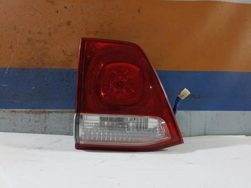 Фонарь внутренний Toyota Land Cruiser 200 8159160210 GRJ200, левый