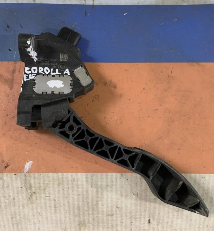 Педаль газа Toyota Corolla 2006 - 2013 7811002020 E150