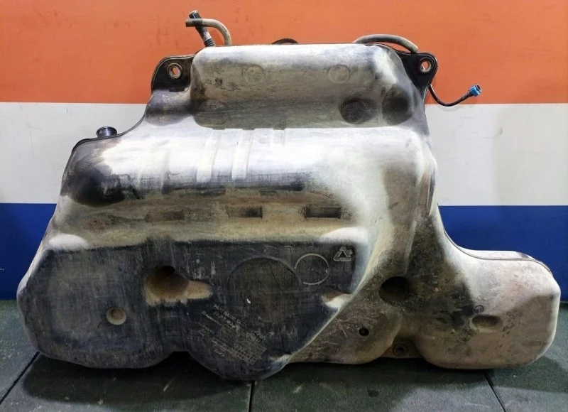 Бак топливный Toyota Auris 2006-2012 7700102250 E150 1.6 1ZR