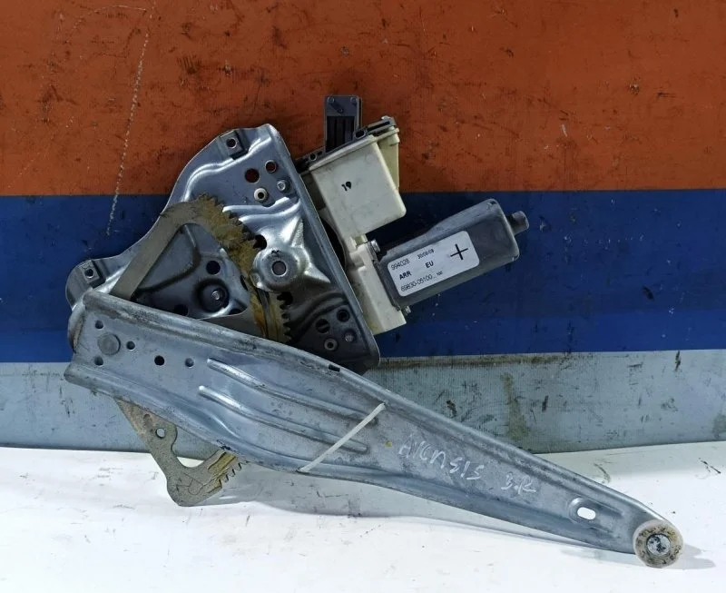 Стеклоподъемник Toyota Avensis 2 2003-2008 6983005100 T250, задний правый