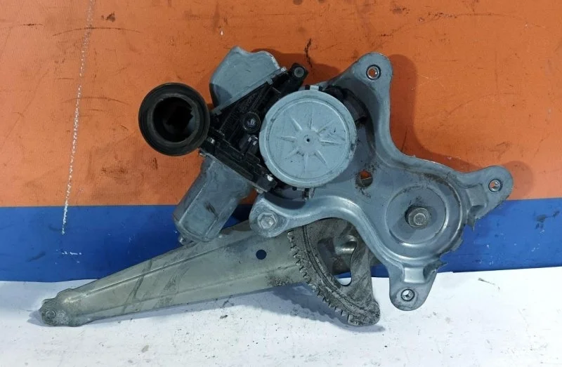 Стеклоподъемник Toyota Camry 50 2011-2018 6980433050, задний левый