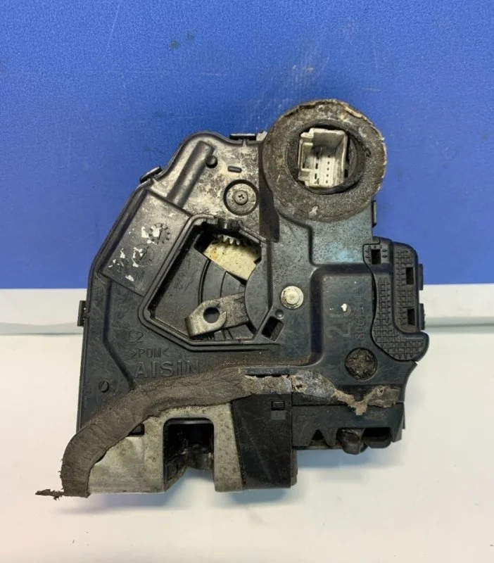 Замок двери Toyota Rav 4 Iii 2006 - 2013 6906042021, задний левый