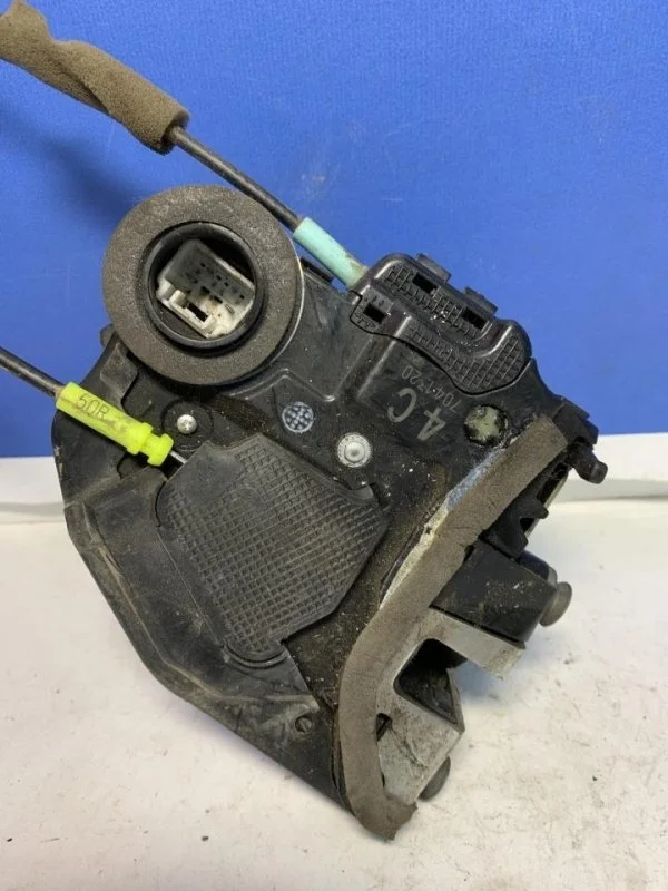 Замок двери Toyota Camry 40 2006-2011 6906033120, задний левый