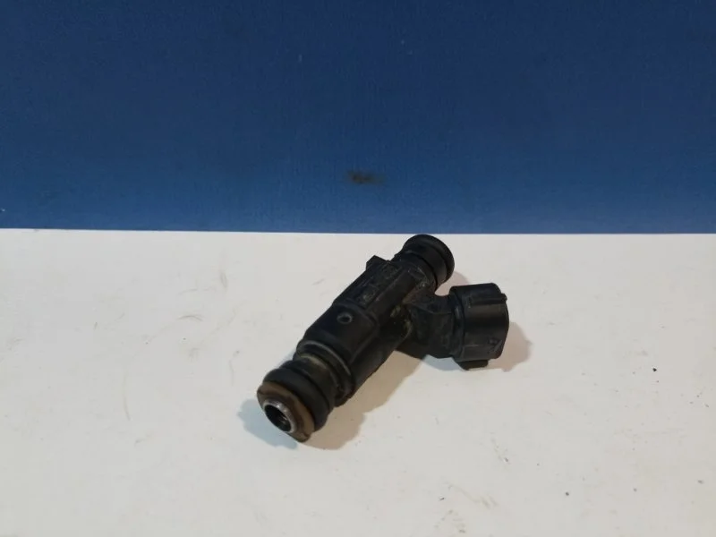 Форсунка топливная Hyundai Accent 2 3531022600