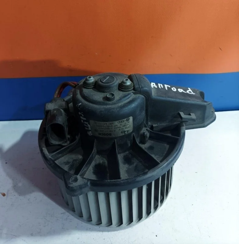 Моторчик печки Audi A6 Allroad 2000 - 2005 4B1820021B