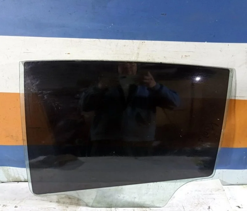 Стекло Chevrolet Cruze 96846026 J300, заднее левое